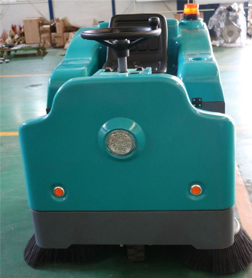 濰坊天潔機械 專業(yè)掃地車與燈具銷售服務商